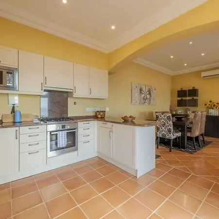 Ferienhaus Fuer 6 Personen Ca 350 Qm In Funchal, Madeira Und Umgebung - B61438
